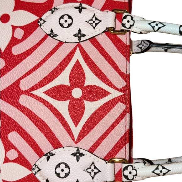 Louis Vuitton OnTheGo GM Crafty Monogram *LIMITED EDITION/AUTHENTICATED* - Picture 11 of 15